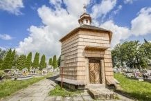 La chapelle du Christ au Cachot dans la cimetiere de Moszczenica