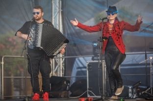 Plenerowy koncert na Rynku - Hrdza oraz tancerze Bardfa
