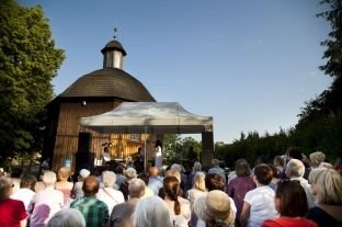 Koncert Kingi Rataj przy Kaplicy pw. ¶w. ¶w. Ma³gorzaty i Judyty na Salwatorze